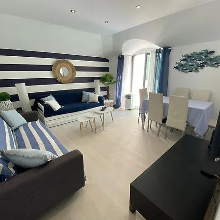 Blue With Terrace Appartement